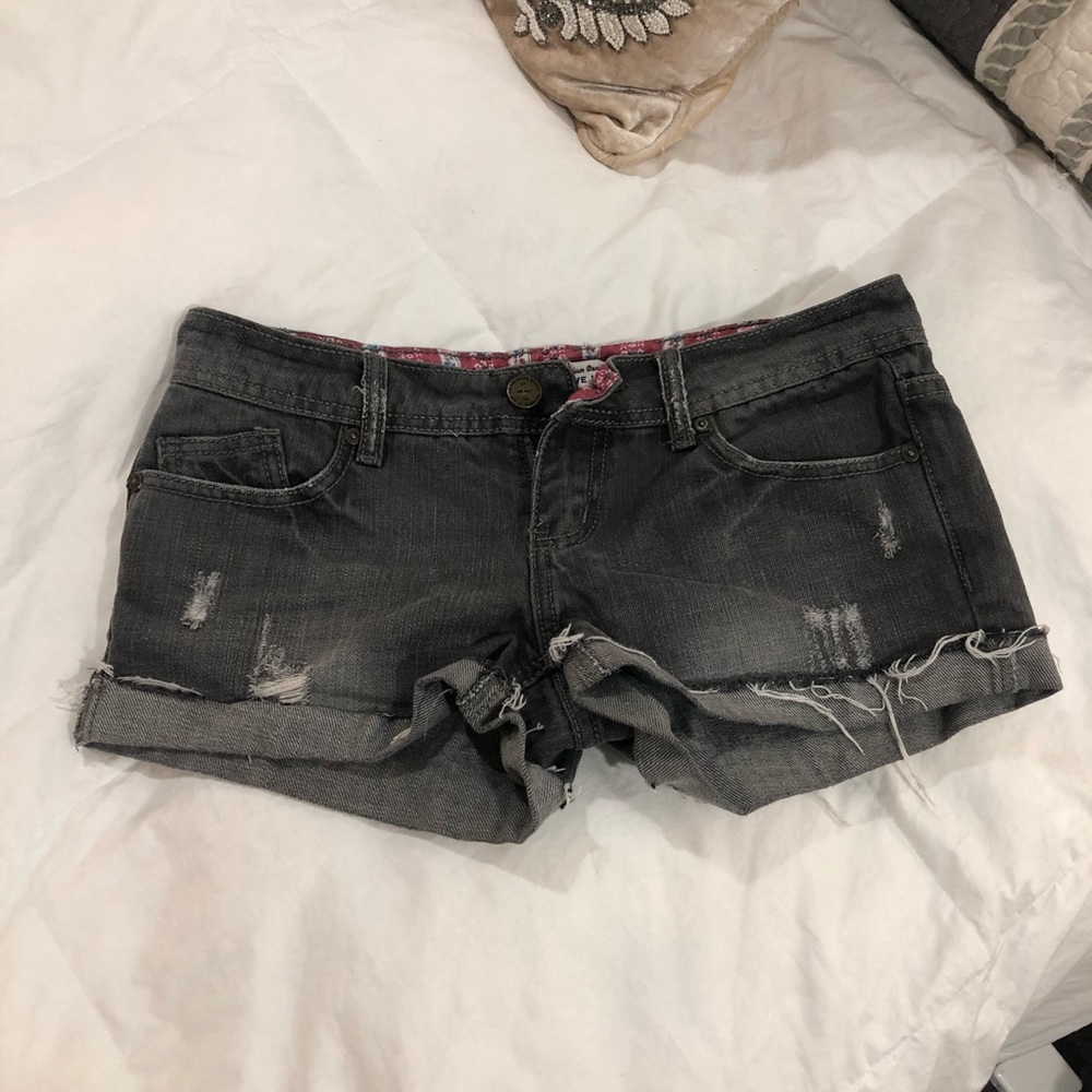 Forever21 Grey Shorts Size 25